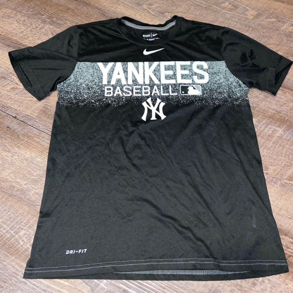 Nike Dri-Fit New York Yankees Tee